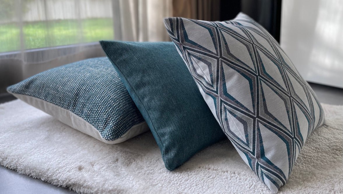 Kissen Petrol SHIMMER teal 40x40 | Manufaktur Kissenliebe®