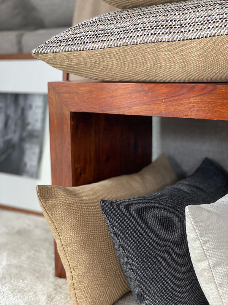 Dekokissen Schwarz SHIMMER 50x30 | Manufaktur Kissenliebe®