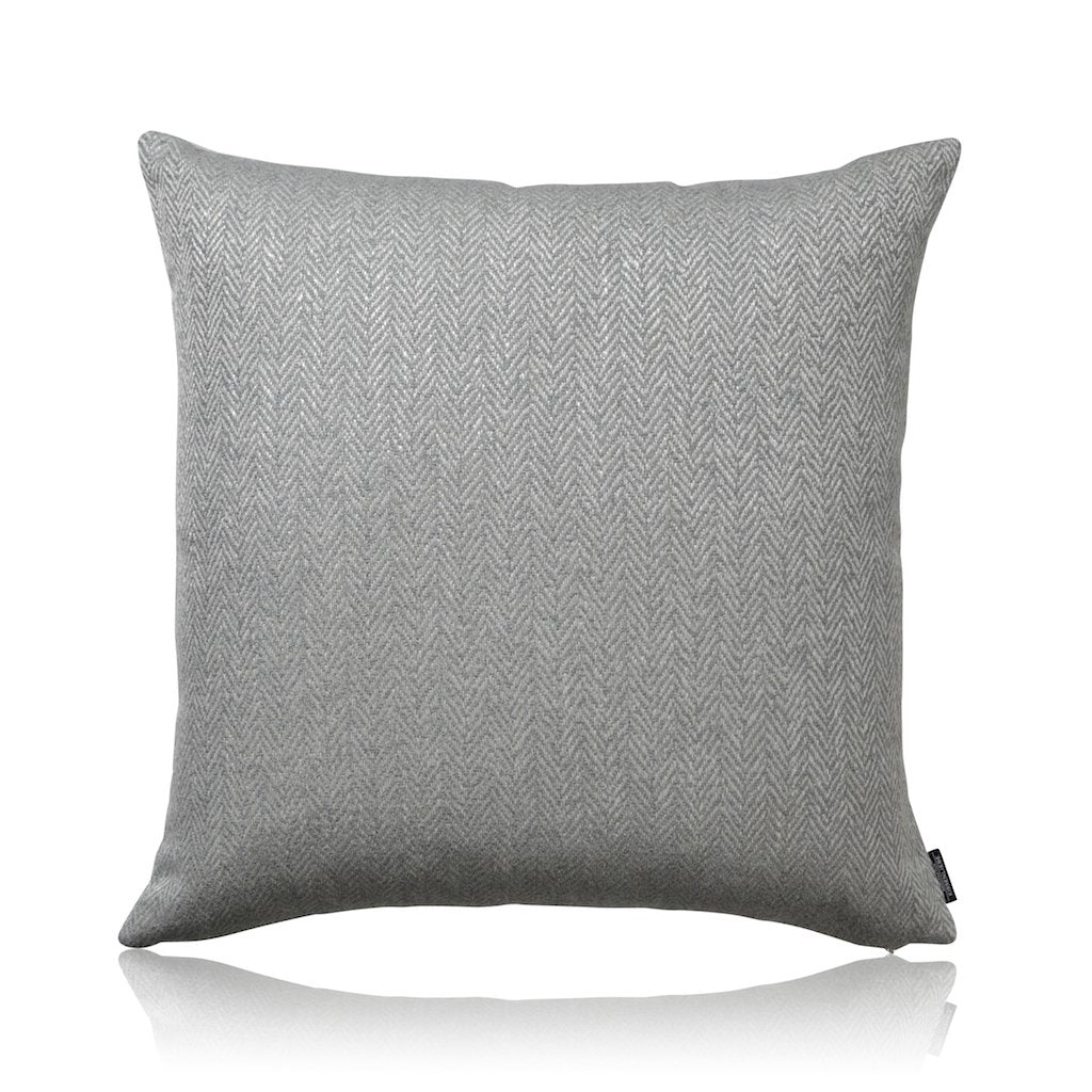 Kissen Fischgrat Graublau groß LIPARIC 60x60 | Manufaktur Kissenliebe®