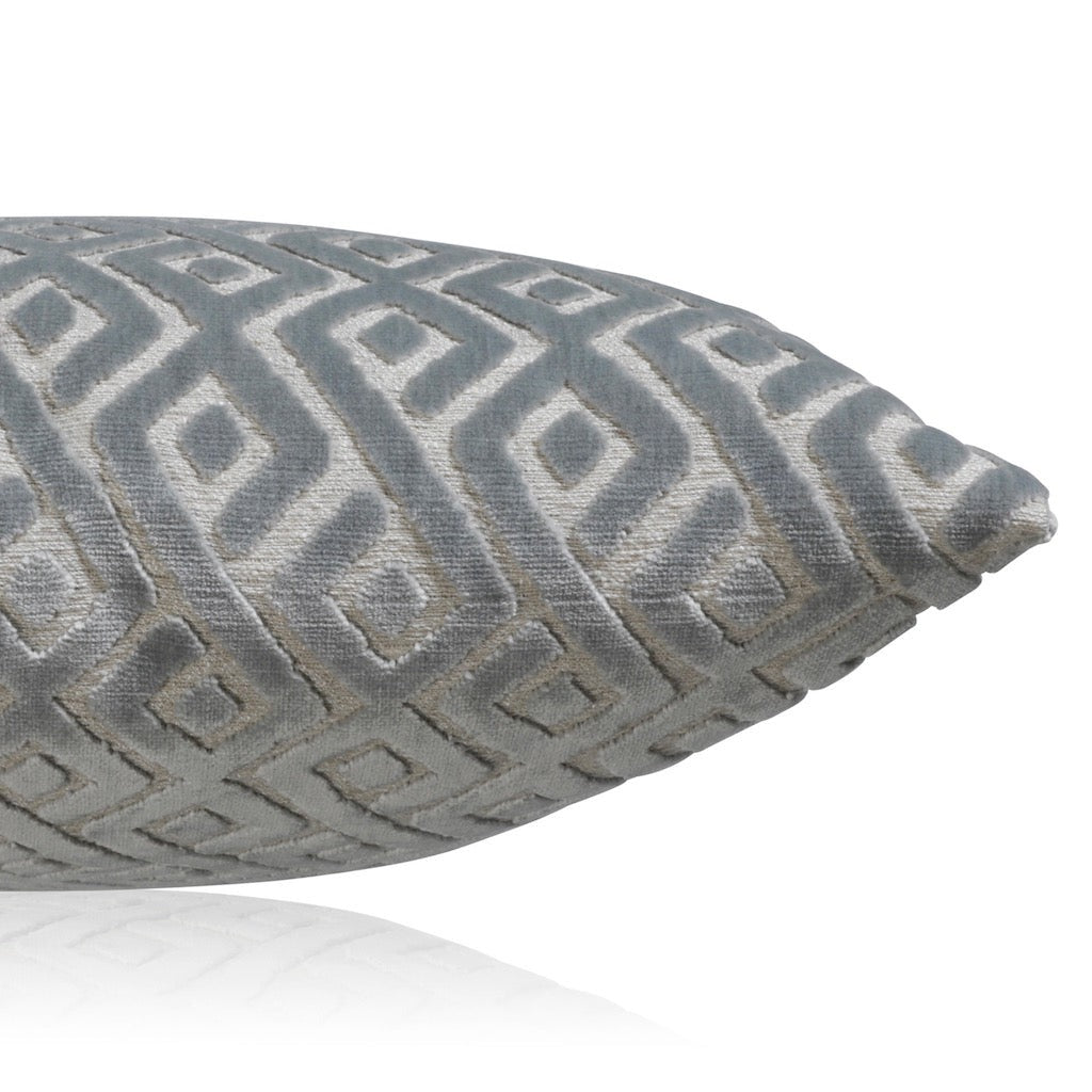 Samtkissen Graublau TARSIA slateblue 50x50 | Manufaktur Kissenliebe®