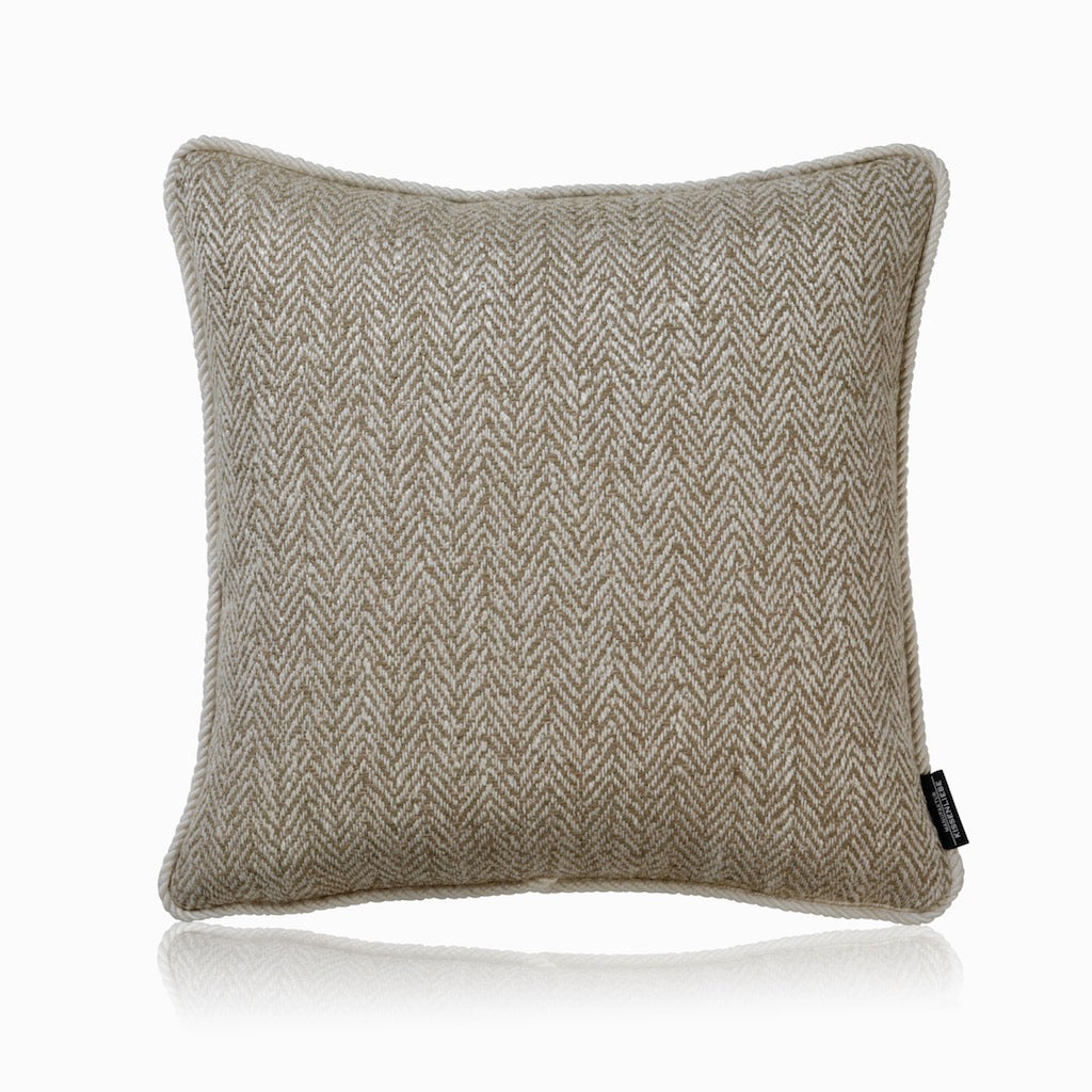 Dekokissen LIPARIC olive 40x40 | Manufaktur Kissenliebe®