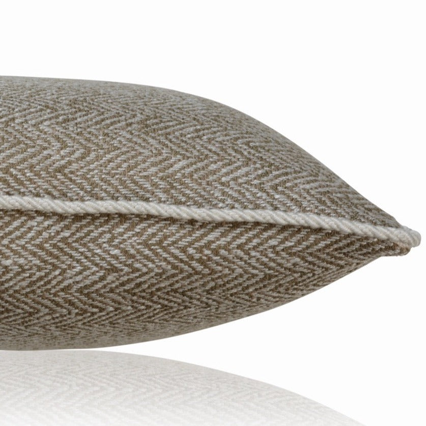 edel-kissen-manufaktur-kissenliebe-olive-fischgratmuster-40x40