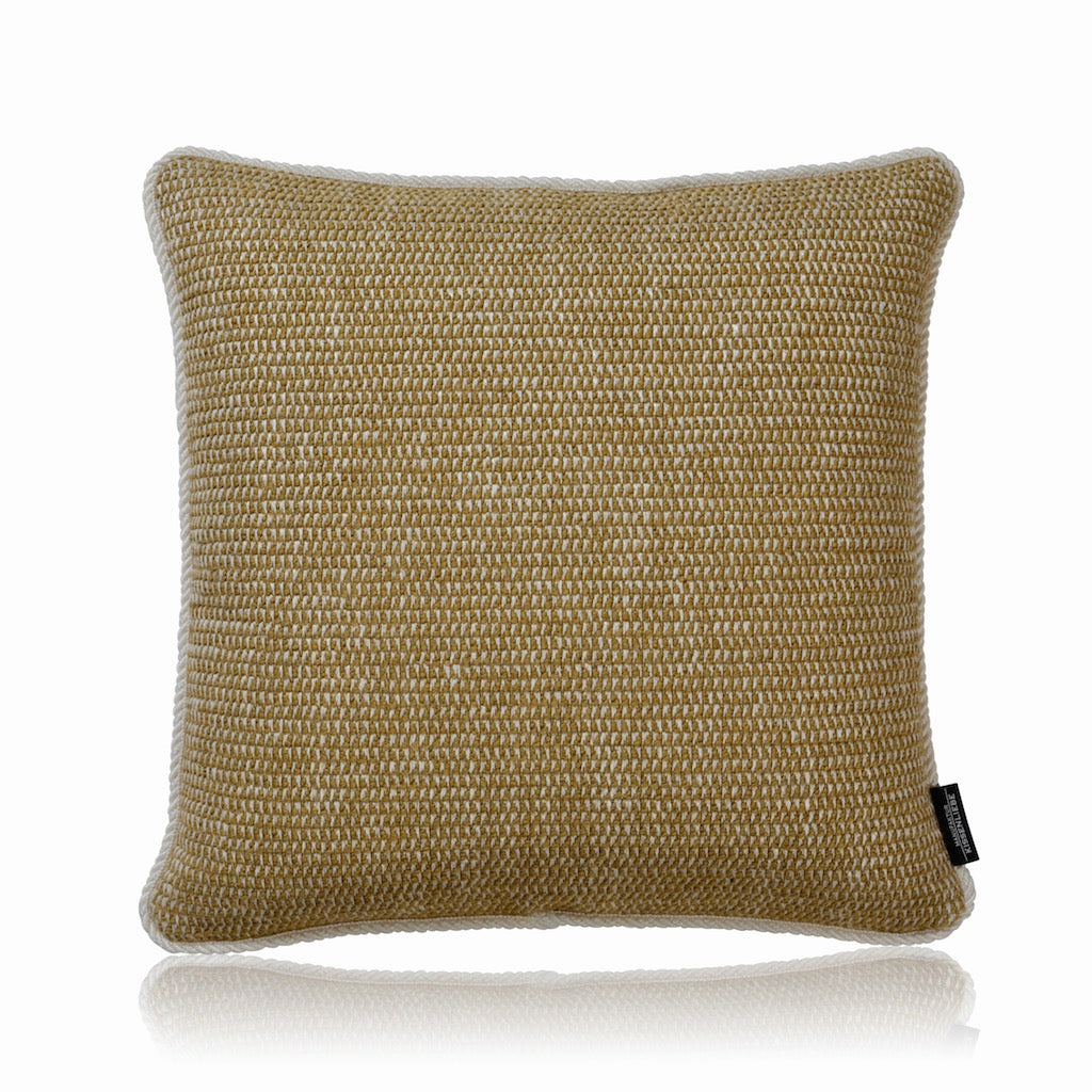 Sofakissen CROCHET Senfgelb mit Kordel 40x40