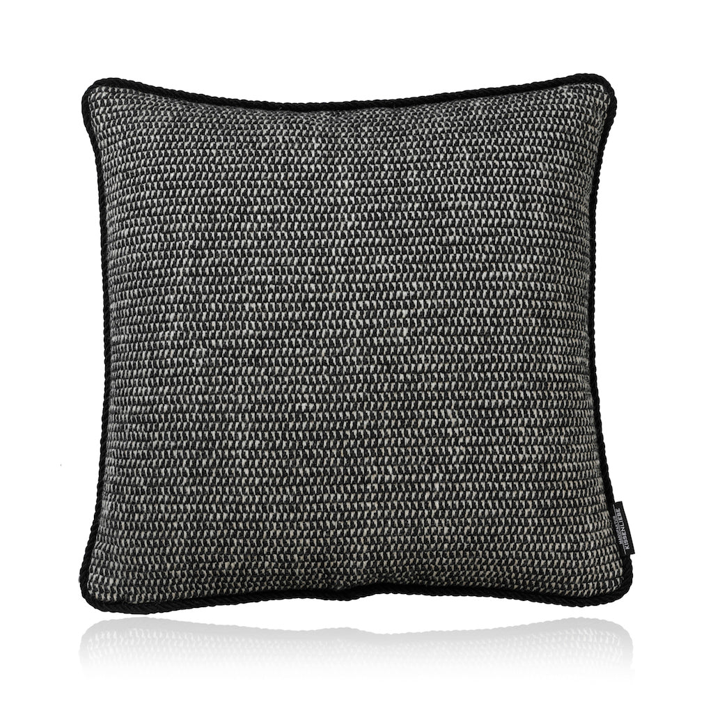 Luxuskissen Schwarz Weiß CROCHET ebony 40x40 | Manufaktur Kissenliebe®