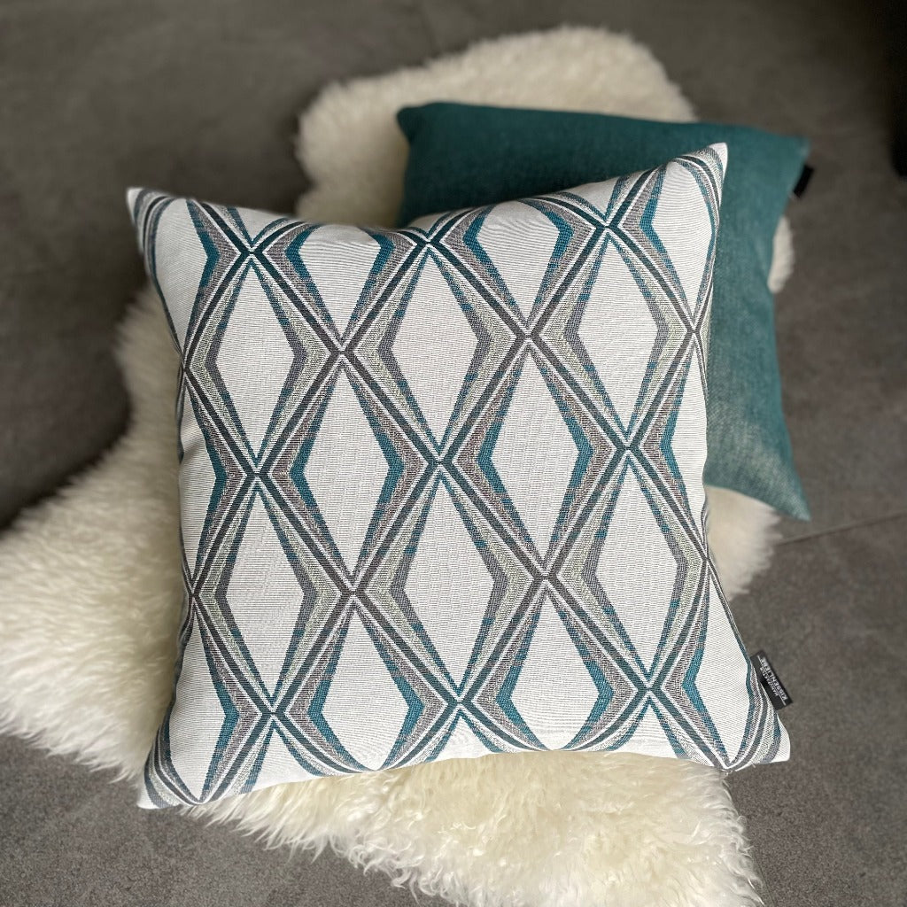 Kissen Prism Petrol 45x45 | Manufaktur Kissenliebe®