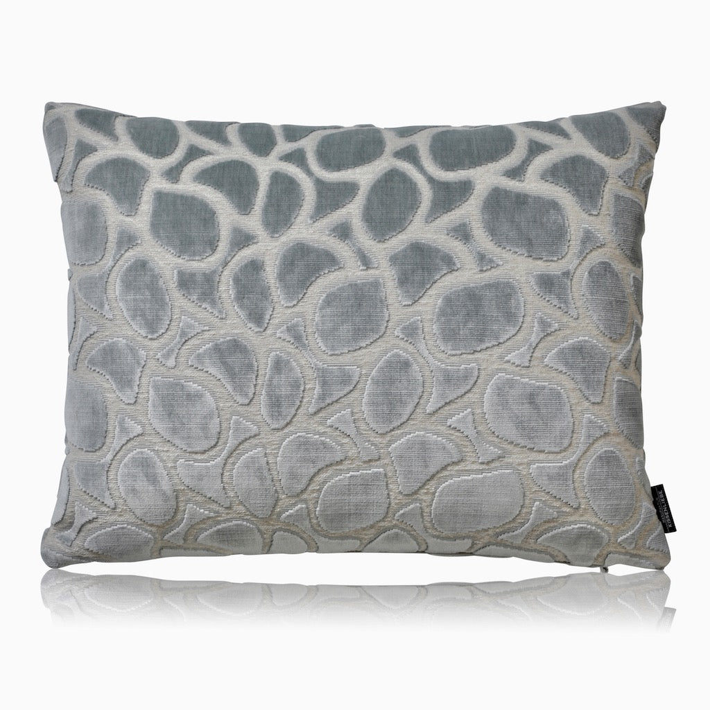 Edelkissen Eisblau PEBBLES 50x40 | Manufaktur Kissenliebe®