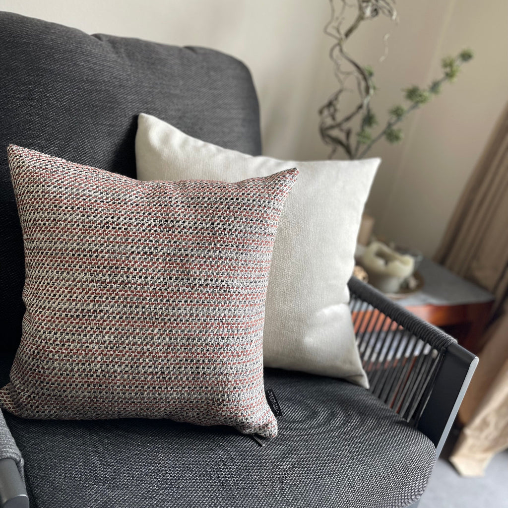 Dekokissen Elfenbein SMOOTH  ivory 45x45 | Manufaktur Kissenliebe®