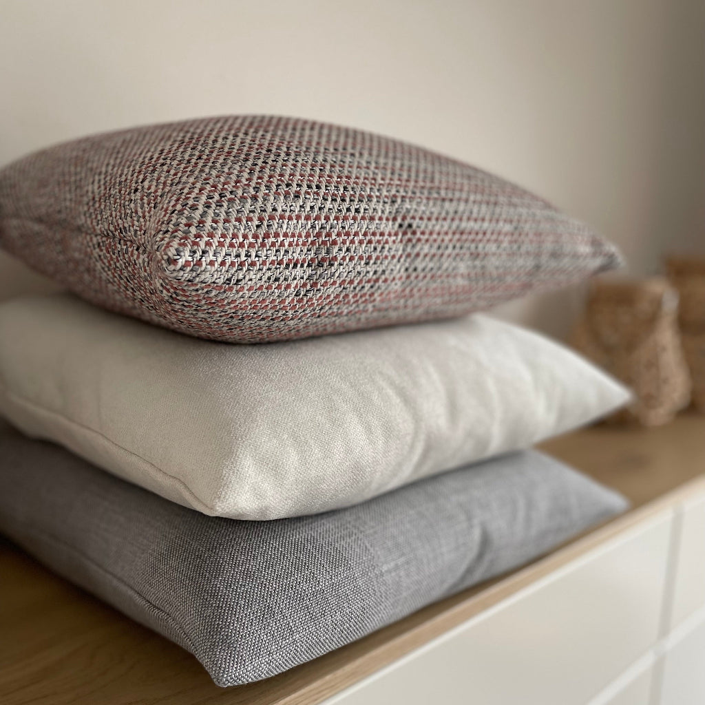 Dekokissen Elfenbein SMOOTH  ivory |45x45 | Manufaktur Kissenliebe®