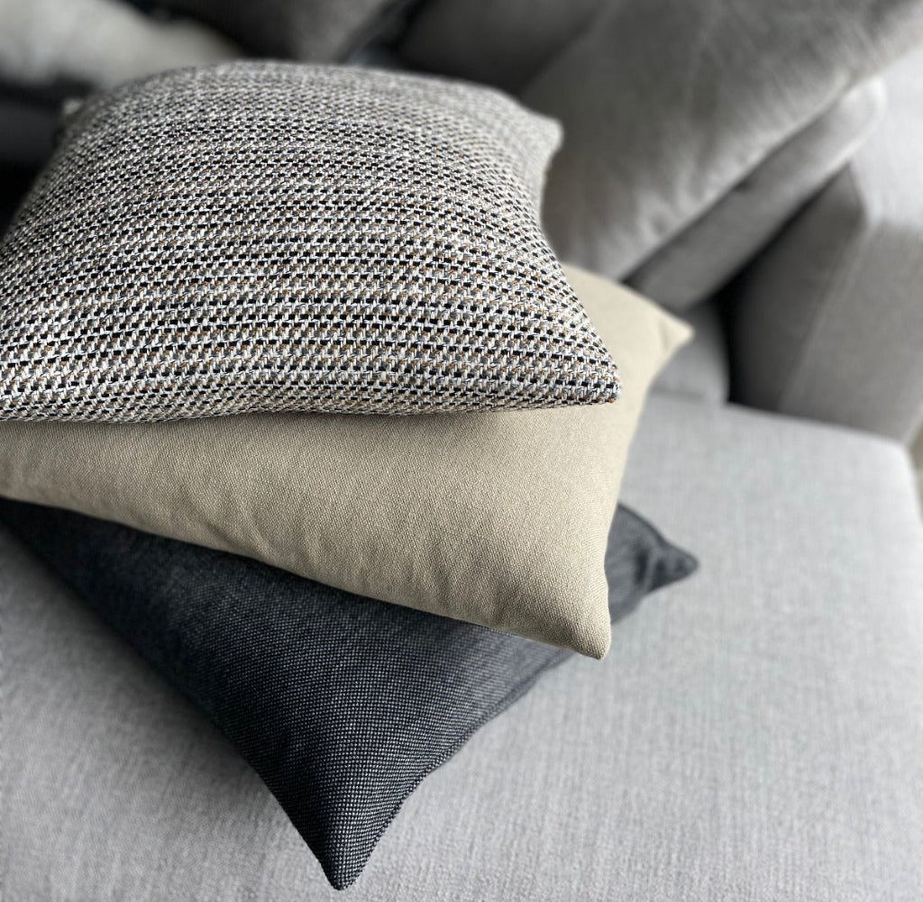 Leinenkissen Cozy Schlamm 45x45 | Manufaktur Kissenliebe®