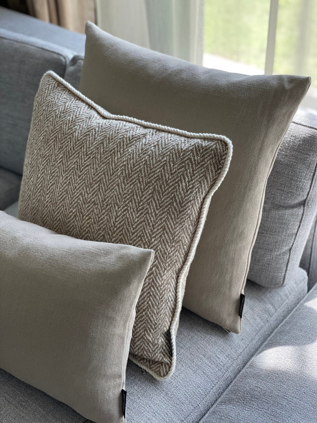 Leinenkissen Cozy Schlamm 50x30 | Manufaktur Kissenliebe®